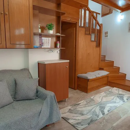 Old Town Wooden-garden House Апартаменты