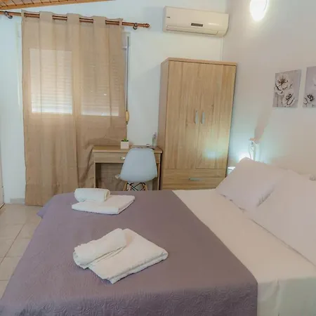 Old Town Wooden-garden House דירה *