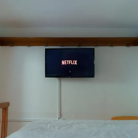 Old Town Wooden-garden House דירה