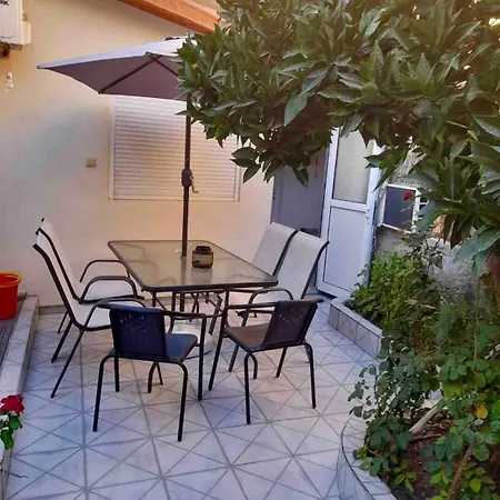 Old Town Wooden-garden House Kos