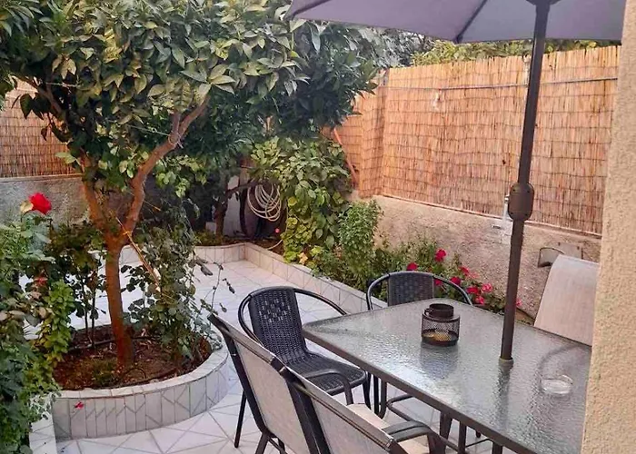 Old Town Wooden-garden House